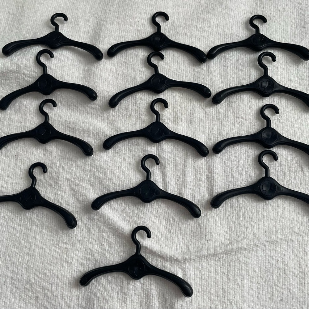 13 Barbie Clothes Hanger
Accessory Fashion Dolls Black 2" X
1.25" - Picture 2 of 5
